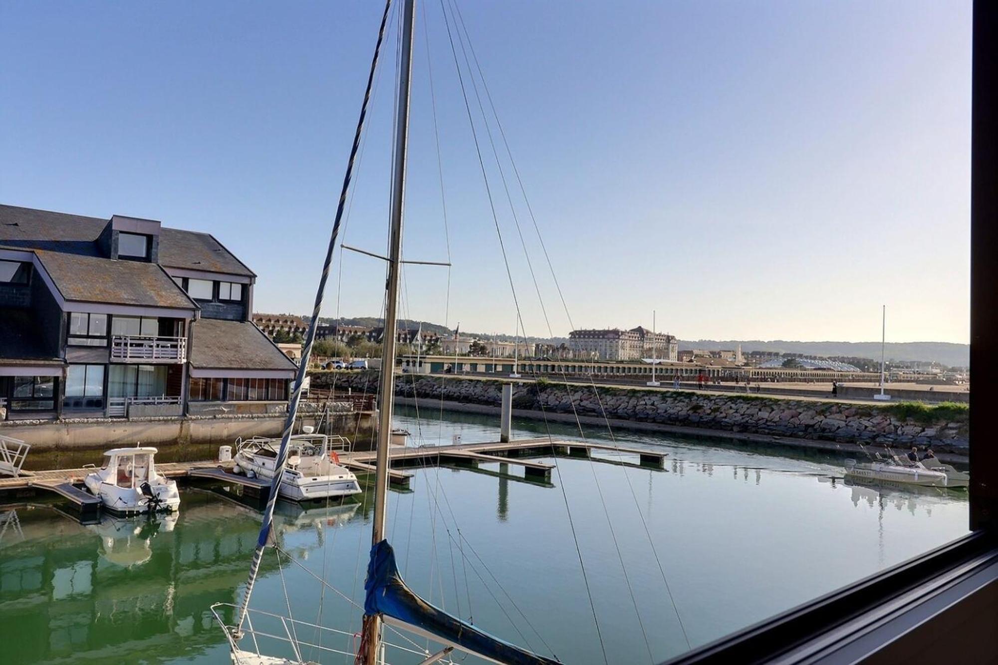 Sublime Apartment Facing The Port & Planches Deauville Eksteriør billede