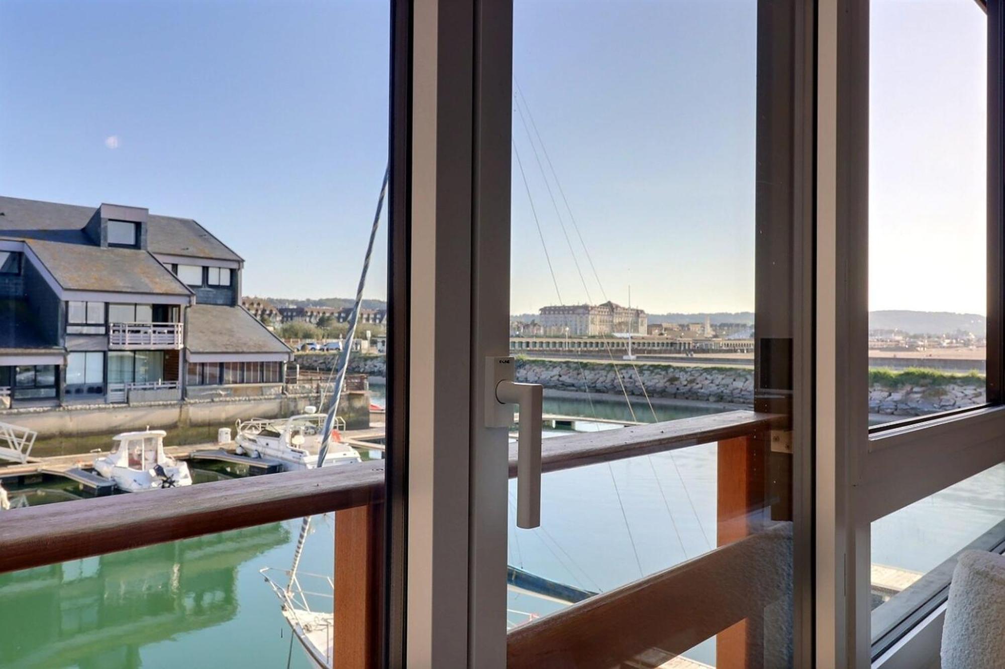 Sublime Apartment Facing The Port & Planches Deauville Eksteriør billede